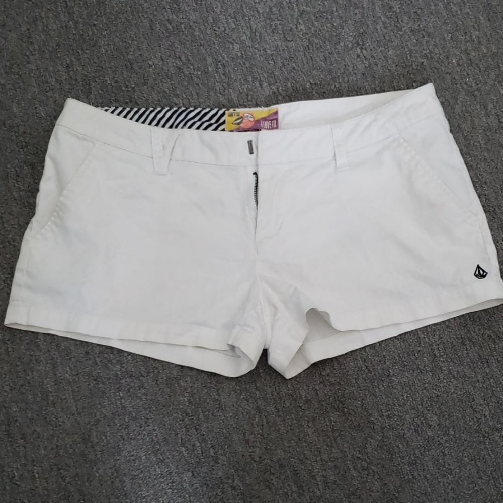 Volcom shorts